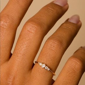 Joie de viv Diamond Ring